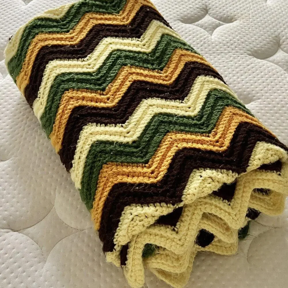 Vintage Crochet Chevron Herringbone Zig Zag Knit Throw Blanket Afghan 84